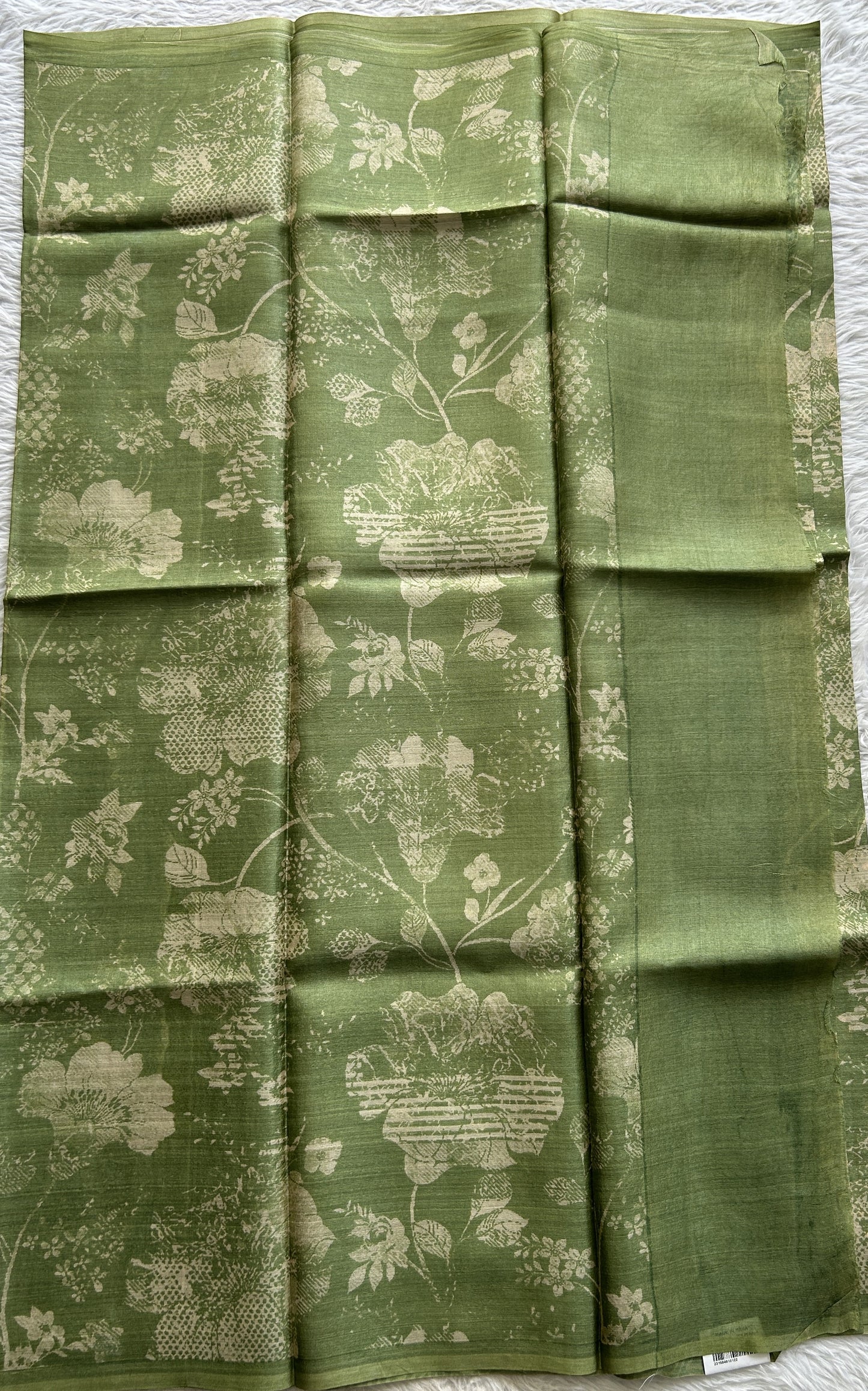 Banarasi Crepe silk Saree Green colored complemented with a borderless. - Sampradaya Designer Studio