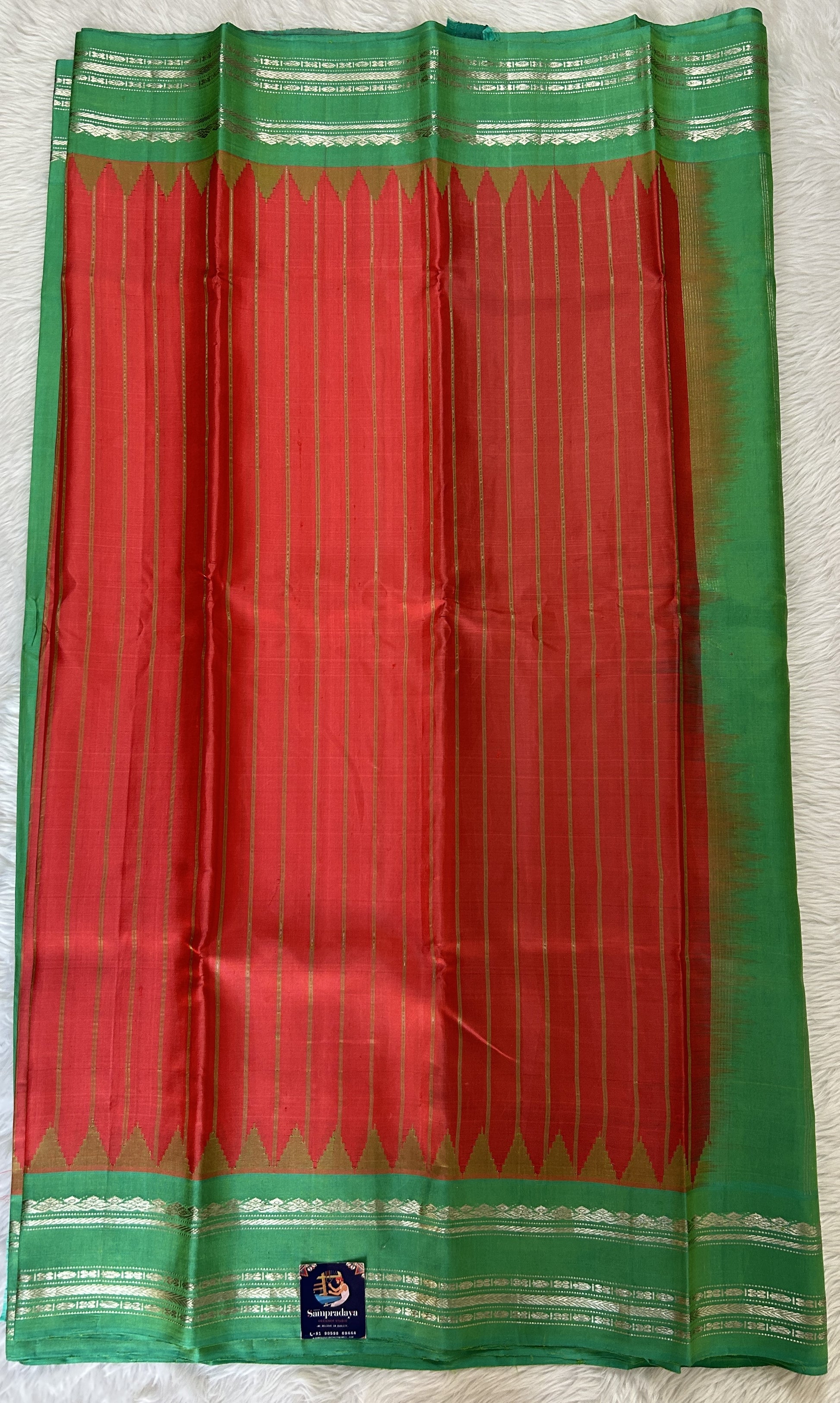 Gadwal Pattu Saree Dark Peach Colored Complemented With a Pattu Green Color Kanchi Gap Border - Sampradaya Designer Studio