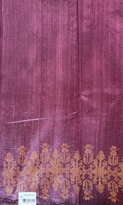 Banarasi Raw Silk Sarees Magenta Colored Saree Complemented With a Intricate Weaving Border - Sampradaya Designer Studio