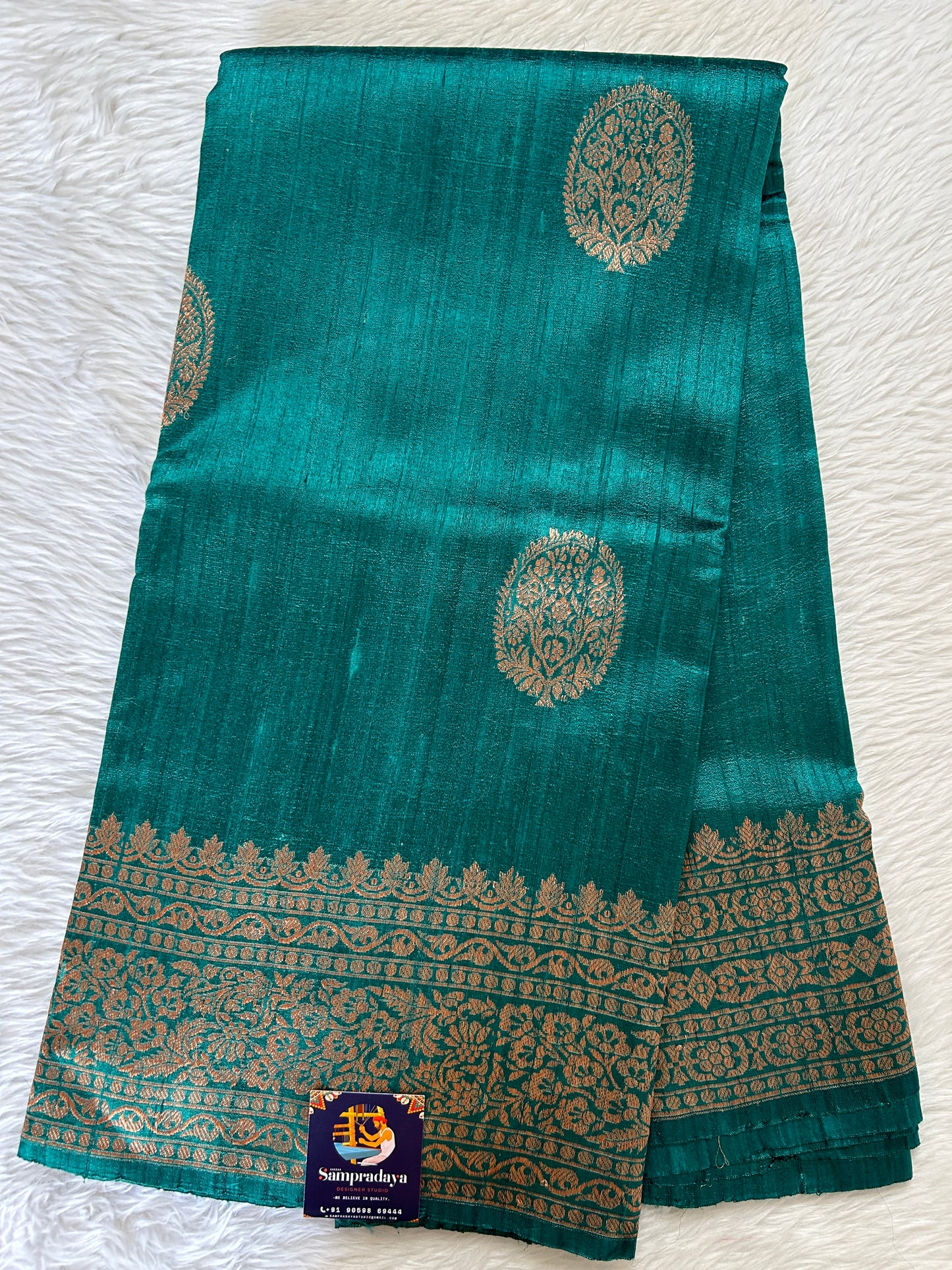 Banarasi Raw Silk Sarees Peacock Green Colored Saree Complemented With a Intricate Weaving Border - Sampradaya Designer Studio