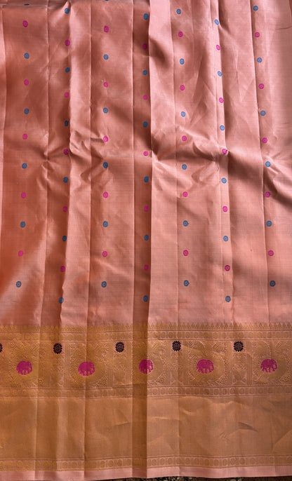 Gadwal Silk Saree Peach Colored Complemented With a Kanchi Border