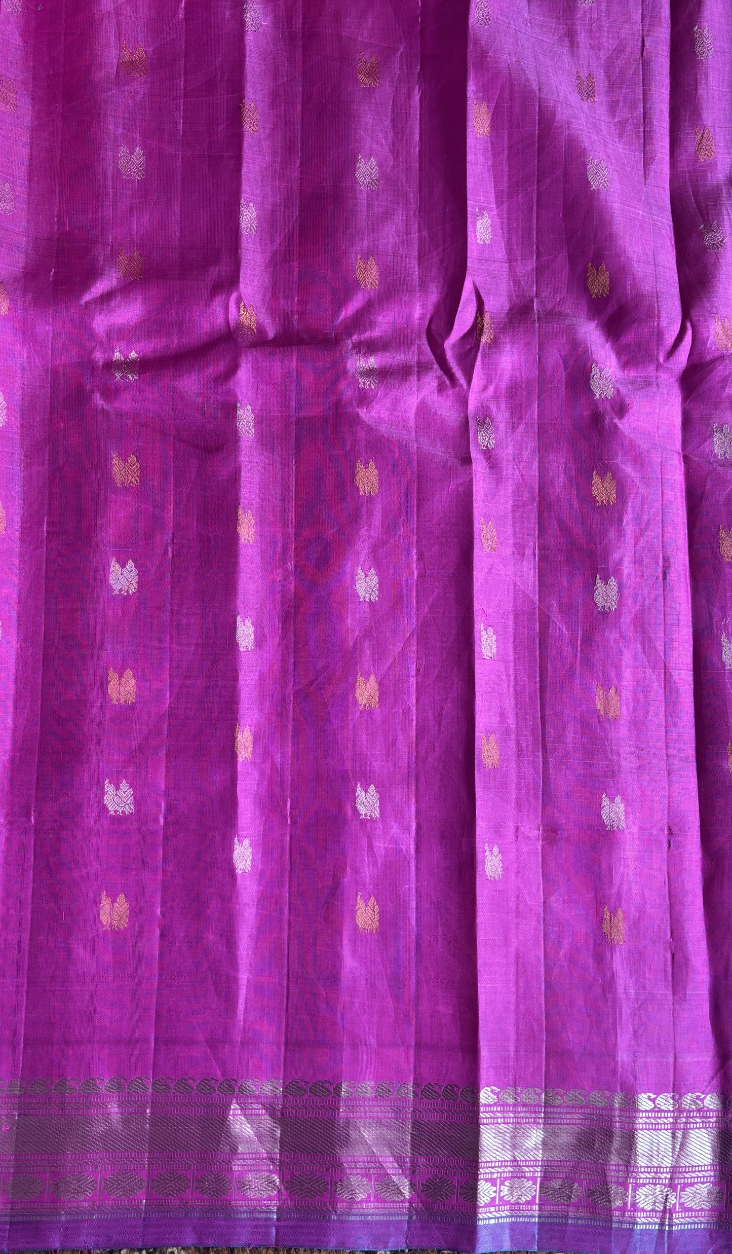 Gadwal Silk Saree Gray Colored Complemented With a Pink Zari Border