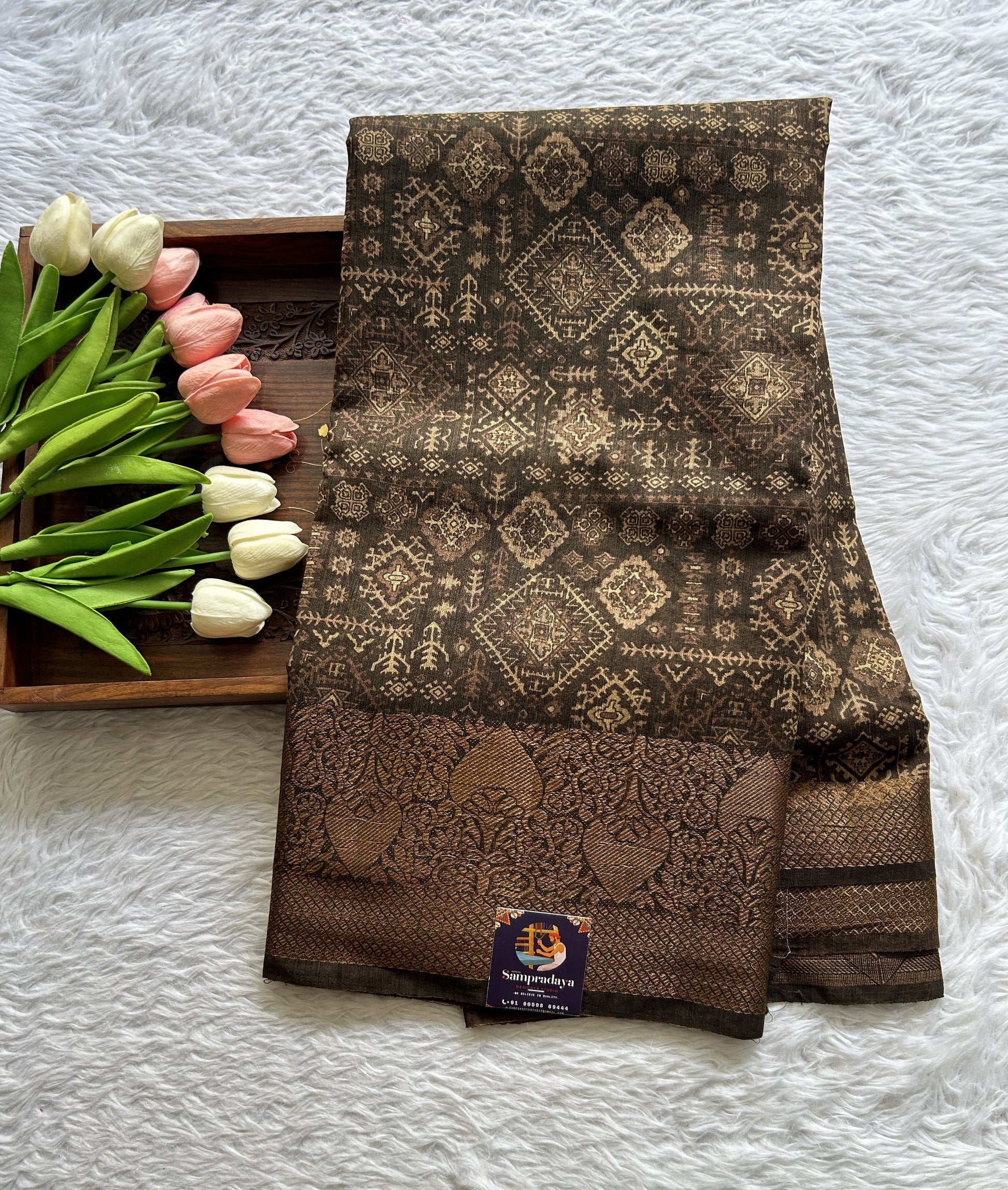 Maheshwari Chanderi Cotton Saree Snuff Colored Complemented with a Zari Border. - Sampradaya Designer Studio