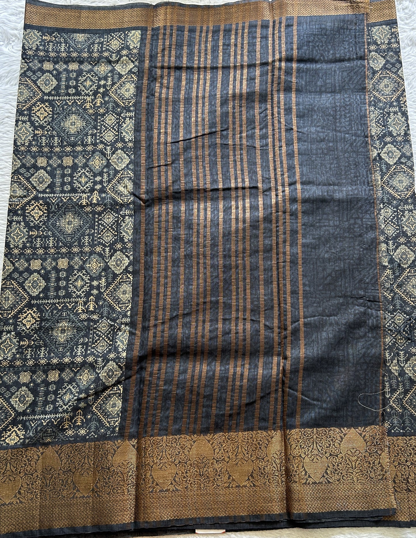 Maheshwari Chanderi Cotton Saree Navy Blue Colored Complemented with a Zari Border. - Sampradaya Designer Studio