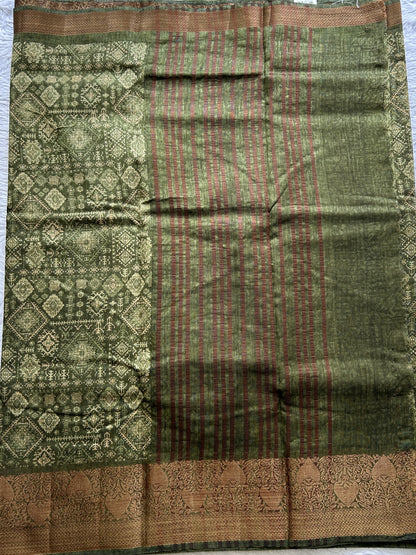 Maheshwari Chanderi Cotton Saree Dark Green Colored Complemented with a Zari Border. - Sampradaya Designer Studio