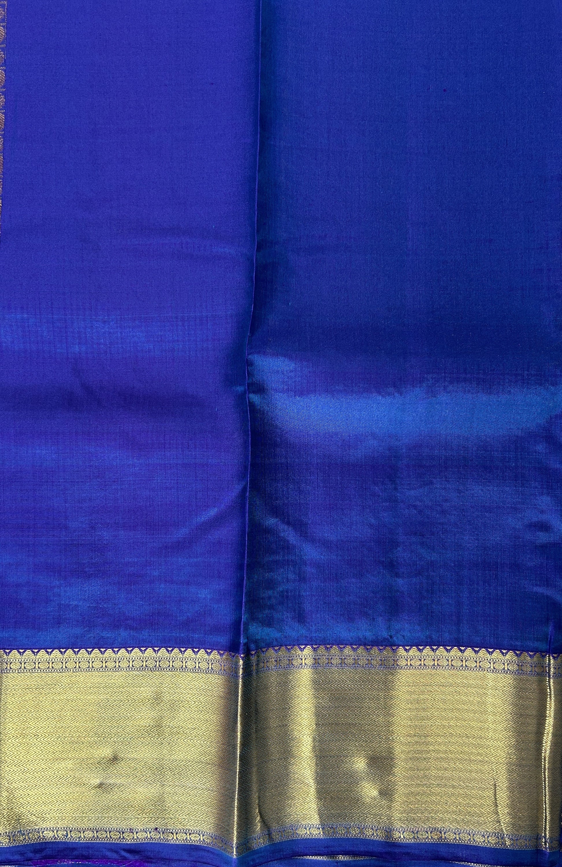 Kanjivaram Powerloom Silk Saree Turquoise Blue colored Saree complemented with a Royal Blue Colored Gold Kanchi border. - Sampradaya Designer Studio