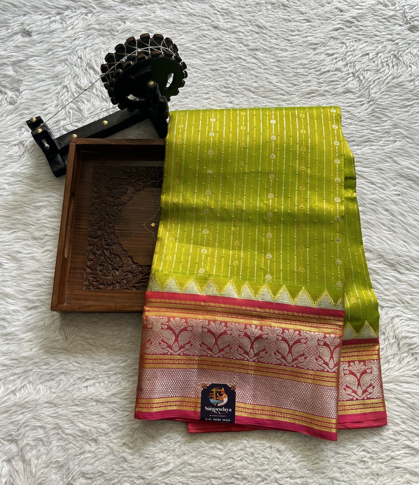 Venkatagiri Pattu Saree Fluorescent Green Colored Complemented With a Pink Color Zari Border - Sampradaya Designer Studio