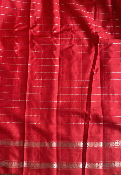 Gadwal Silk Saree Pink Colored Complemented With a Red Zari Border