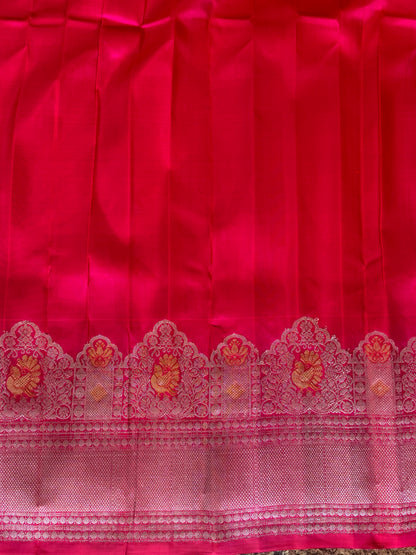 Gadwal Silk Saree Dark Pink Colored Complemented With a Turning Zari Border