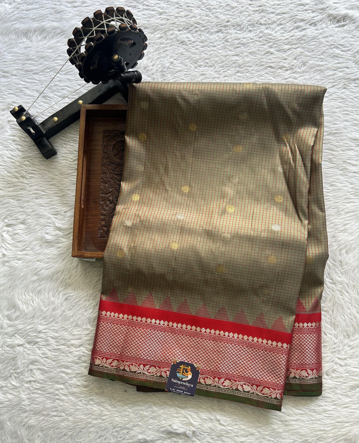 Gadwal Pattu Saree Olive Green Colored Complemented With a Zari Border - Sampradaya Designer Studio