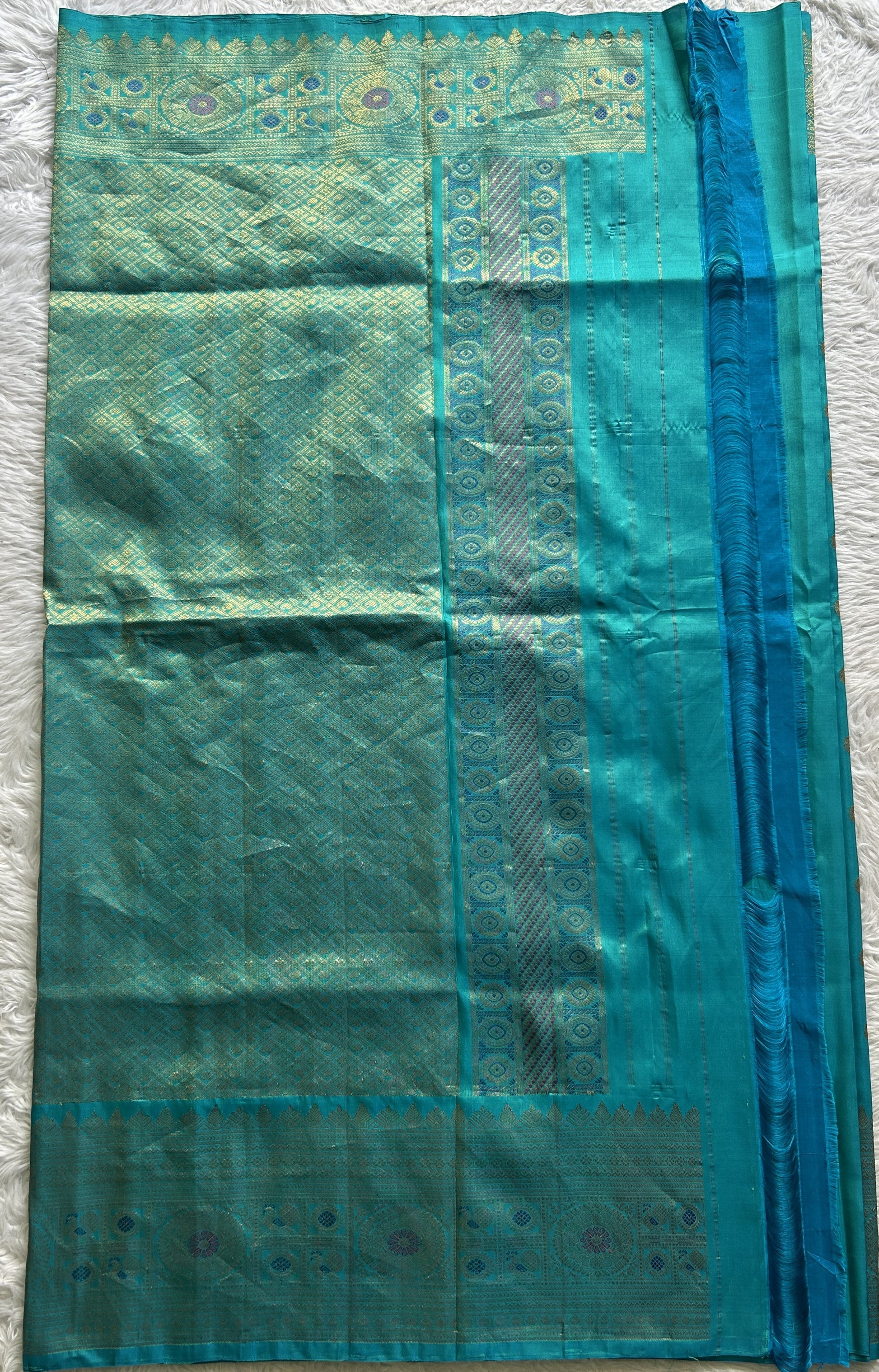 Gadwal Pattu Saree Sky Blue Colored Complemented With a Zari Border - Sampradaya Designer Studio