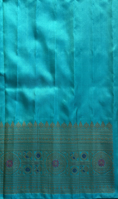 Gadwal Pattu Saree Sky Blue Colored Complemented With a Zari Border - Sampradaya Designer Studio