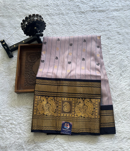 Gadwal Pattu Saree Light Lavender Colored Complemented With a Navy Blue Color Zari Border - Sampradaya Designer Studio