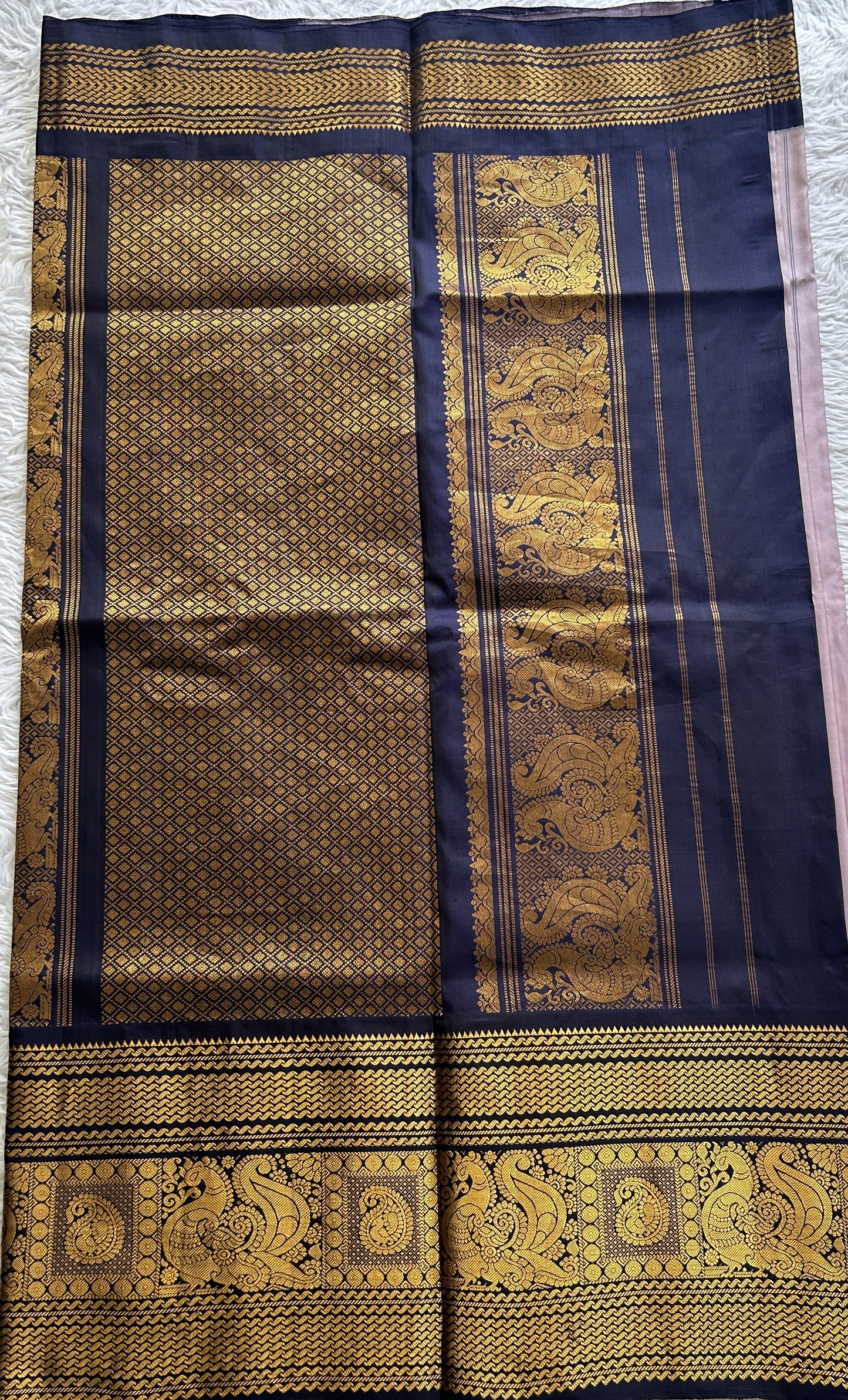 Gadwal Pattu Saree Light Lavender Colored Complemented With a Navy Blue Color Zari Border - Sampradaya Designer Studio