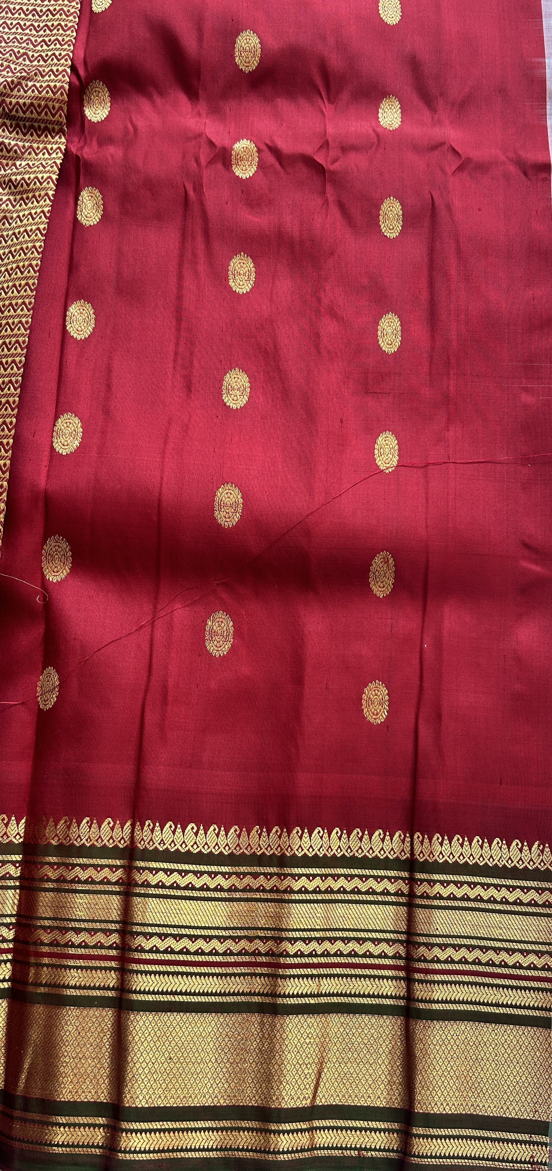 Gadwal Pattu Saree Gray Colored Complemented With a Maroon Color Zari Border - Sampradaya Designer Studio