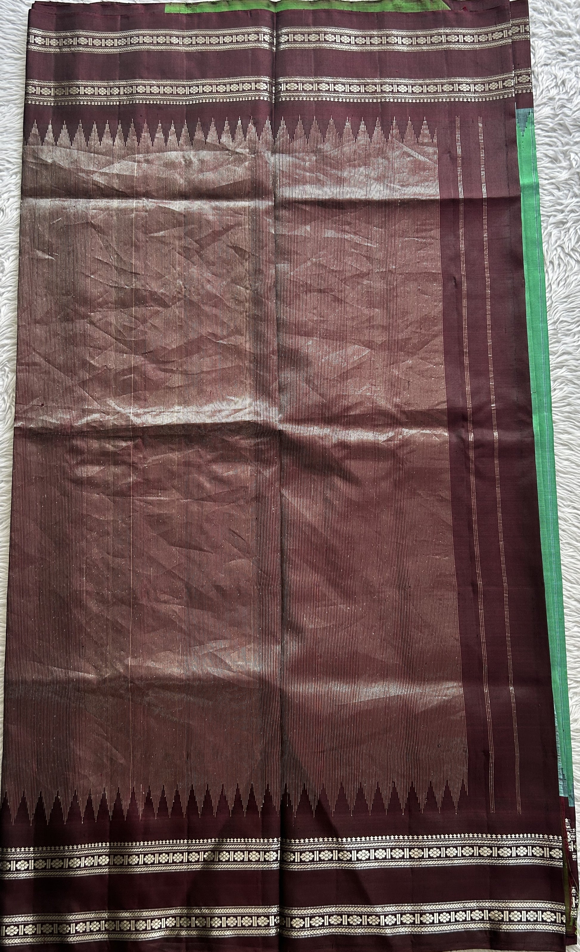 Gadwal Pattu Saree Dark Green Colored Complemented With a Brown Color Zari Border - Sampradaya Designer Studio