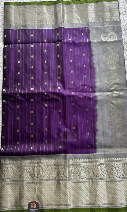 Gadwal Pattu Saree Purple Colored Complemented With a Gray Color Zari Border - Sampradaya Designer Studio