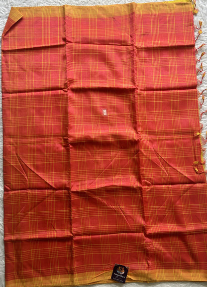 Mangalagiri Plain Pattu Saree Pink colored complemented with a No Border.