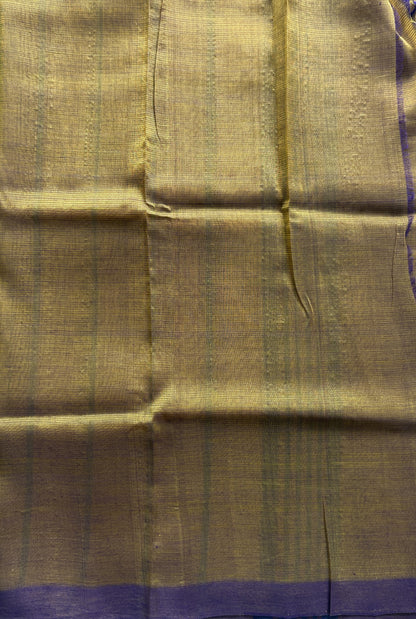 Mangalagiri Plain Pattu Saree Green colored complemented with a No Border.