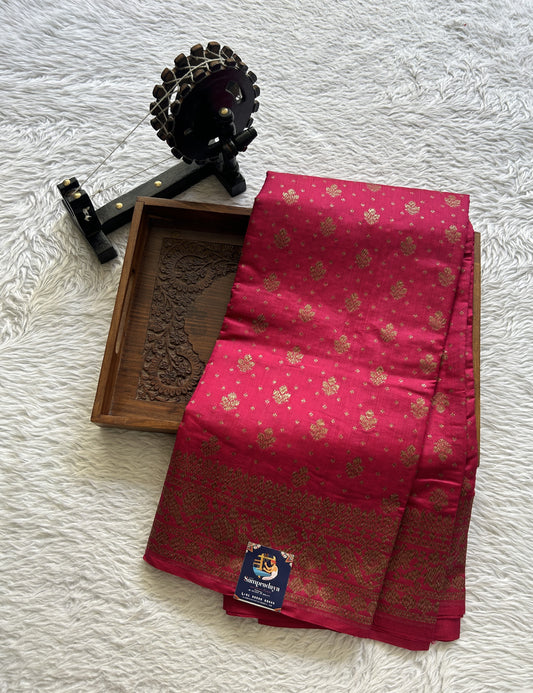 Raw Mango or Pooniya Silk Saree Pink Colored Complemented With a Zari Border