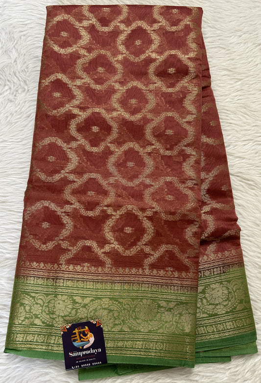 Maheshwari Chanderi Cotton Saree Rusty Rose Colored Complemented with a Green Zari Border. - Sampradaya Designer Studio