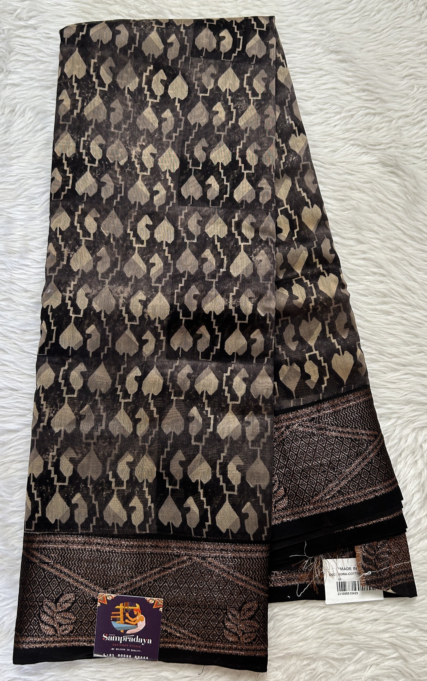 Maheshwari Chanderi Cotton Saree Black Colored Complemented with a Zari Border. - Sampradaya Designer Studio