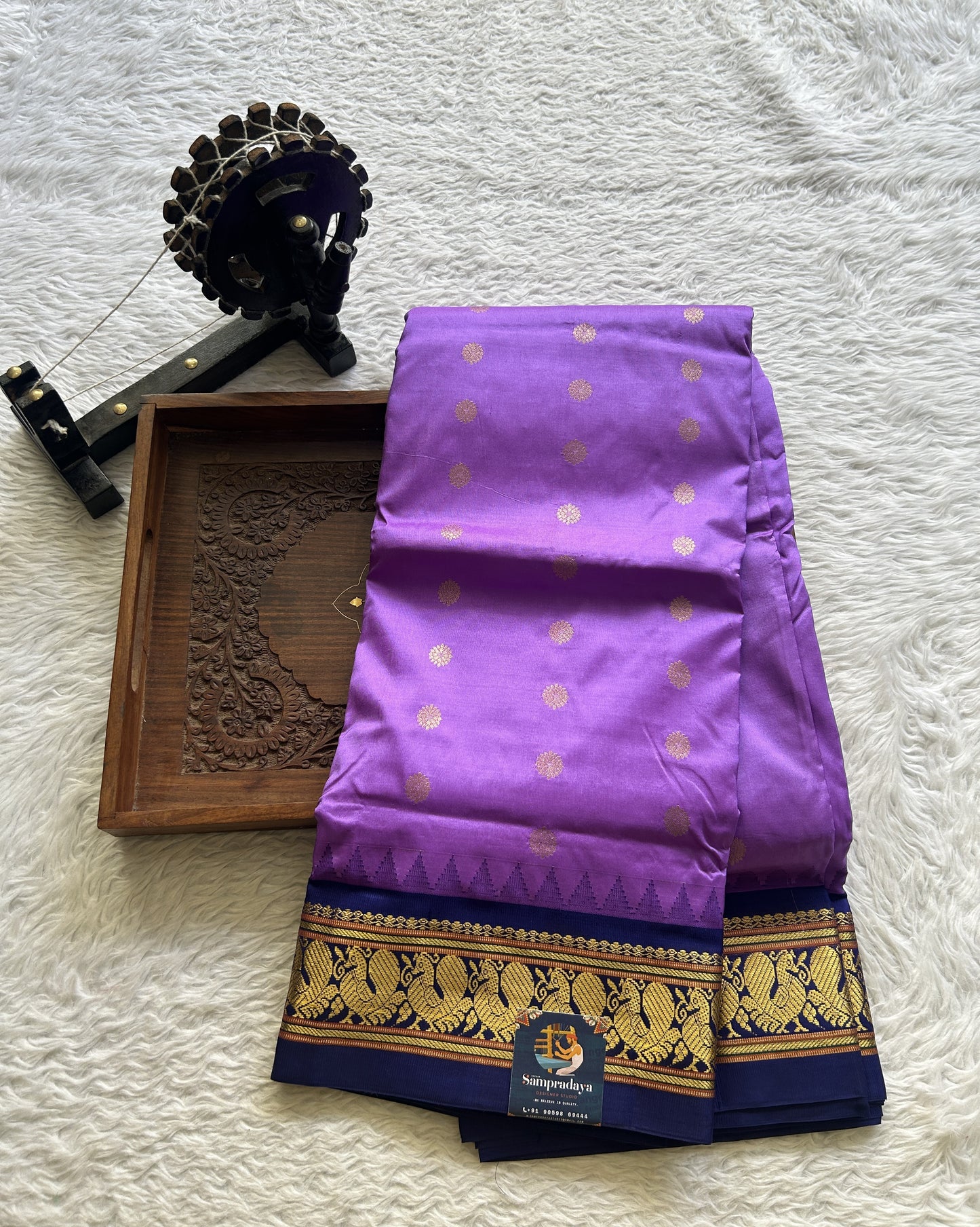 Narayanpet Silk Saree Lavender Colored Complemented with a Zari Border. - Sampradaya Designer Studio