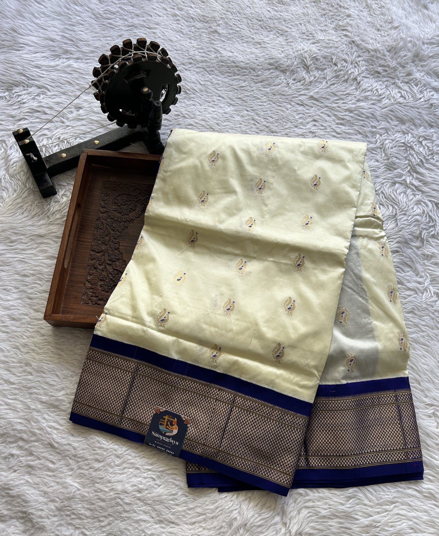 Narayanpet Silk Saree White Colored Complemented with a Zari Border.