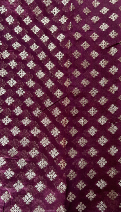 Banarasi Crushed Silk Saree Mauve Colored Complemented with a Thread Embroidery border. - Sampradaya Designer Studio