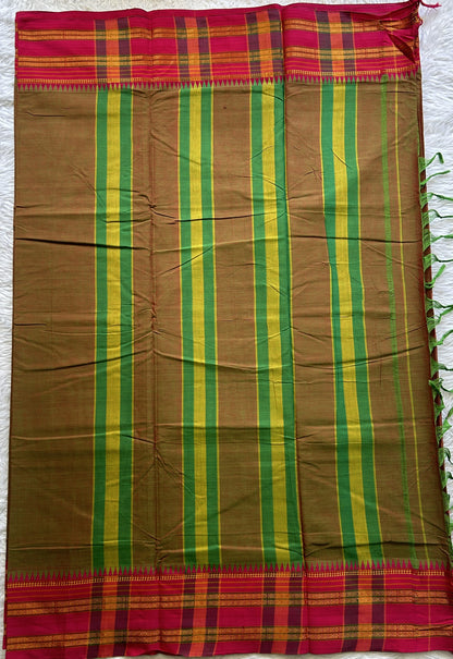 Narayanpet Cotton Saree Dual Shade Colored Complemented with a Thread Border.