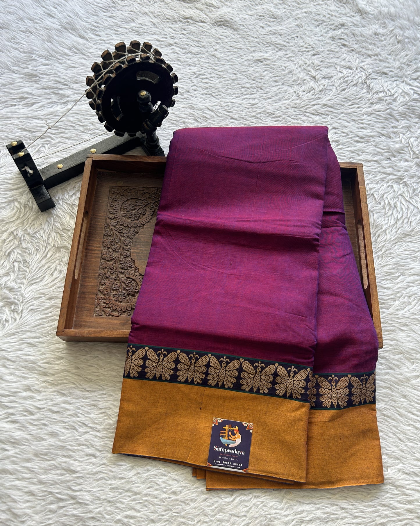 Narayanpet Cotton Saree Purple Colored Complemented with a Plain Border.