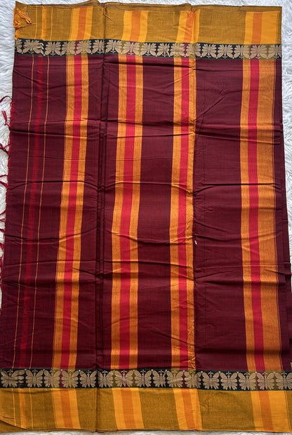 Narayanpet Cotton Saree Maroon Colored Complemented with a Thread Border.