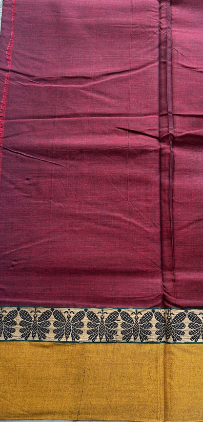 Narayanpet Cotton Saree Maroon Colored Complemented with a Thread Border.