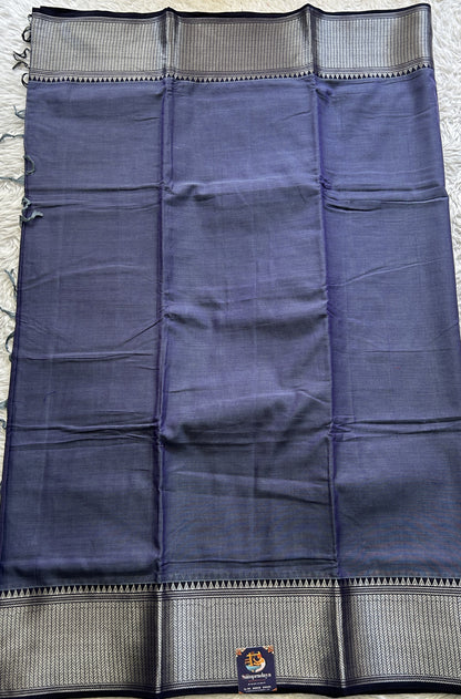 Narayanpet Cotton Saree Ink Blue Colored Complemented with a Thread Border.