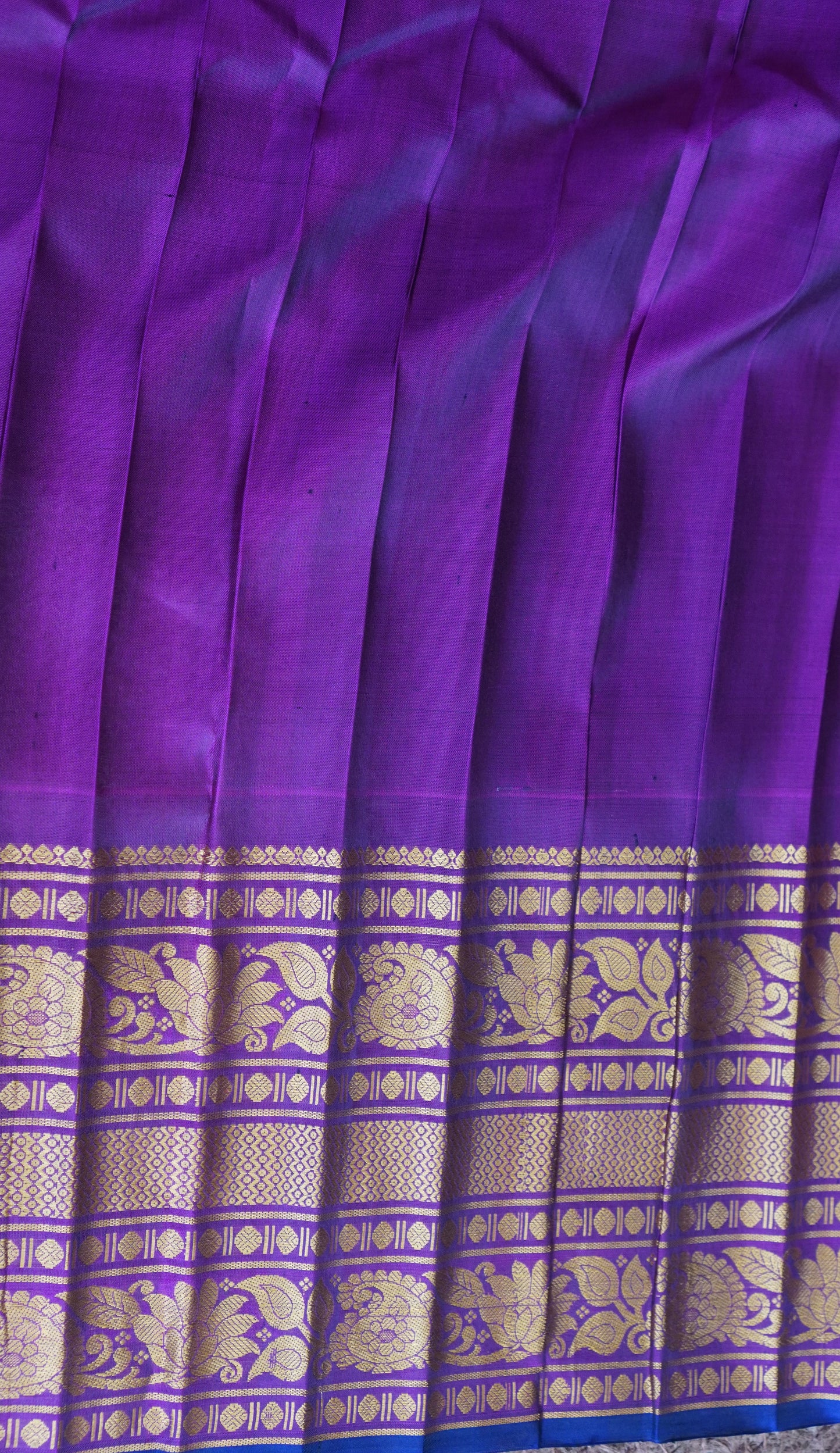 Gadwal Silk Saree Gray Colored Complemented With a Zari Border