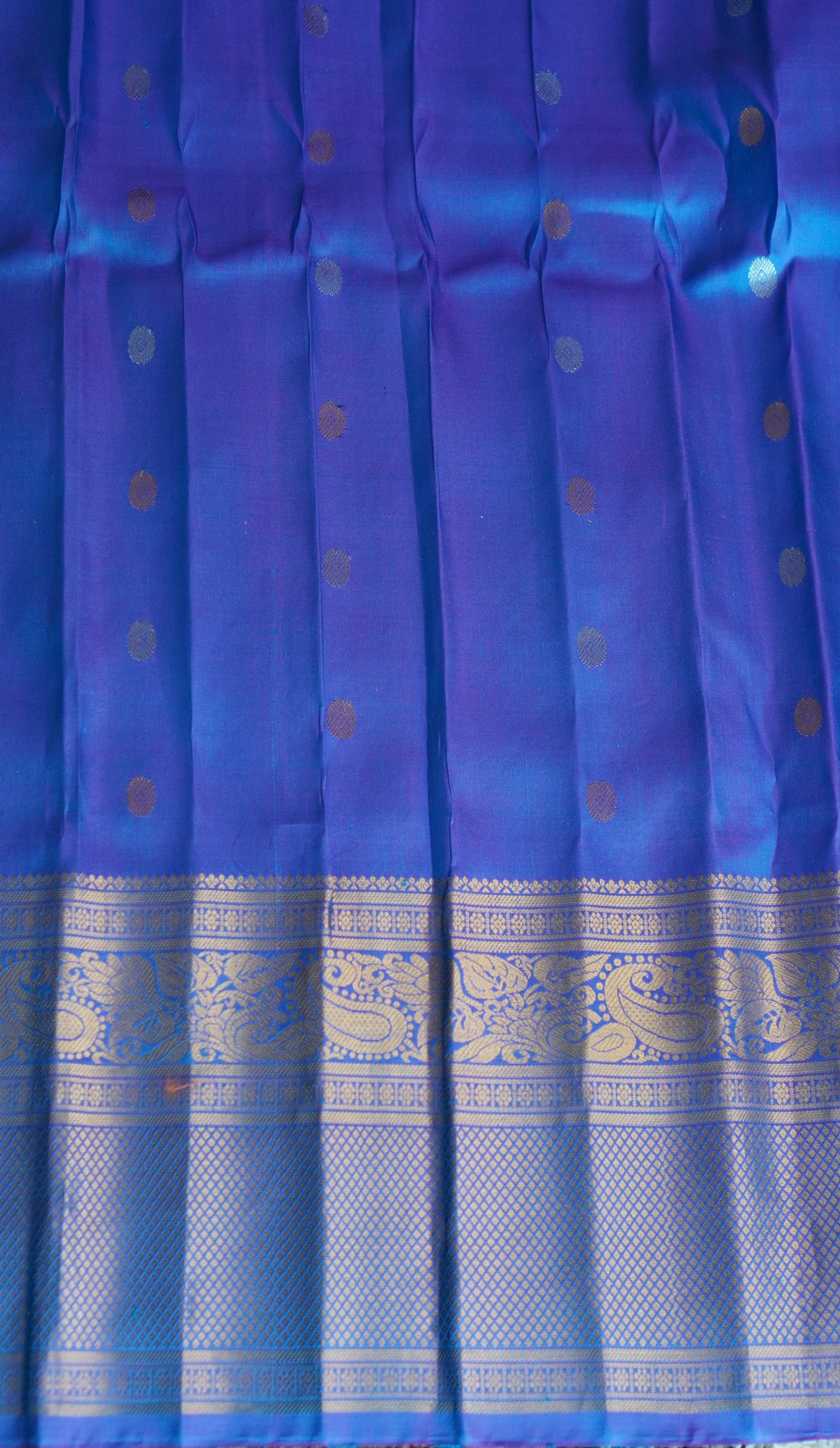 Gadwal Silk Saree Sea Green Colored Complemented With a Zari Border