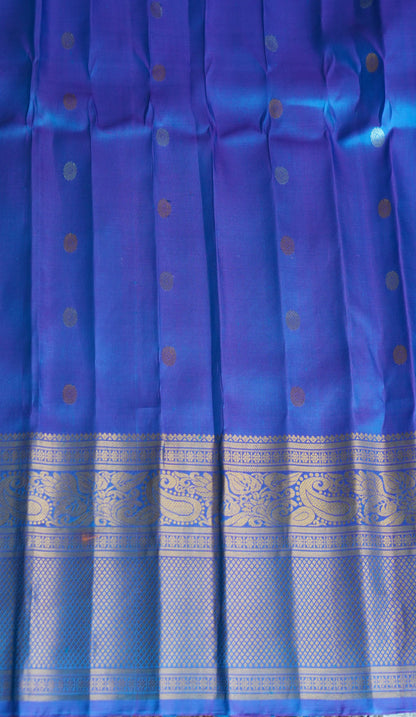 Gadwal Silk Saree Sea Green Colored Complemented With a Zari Border