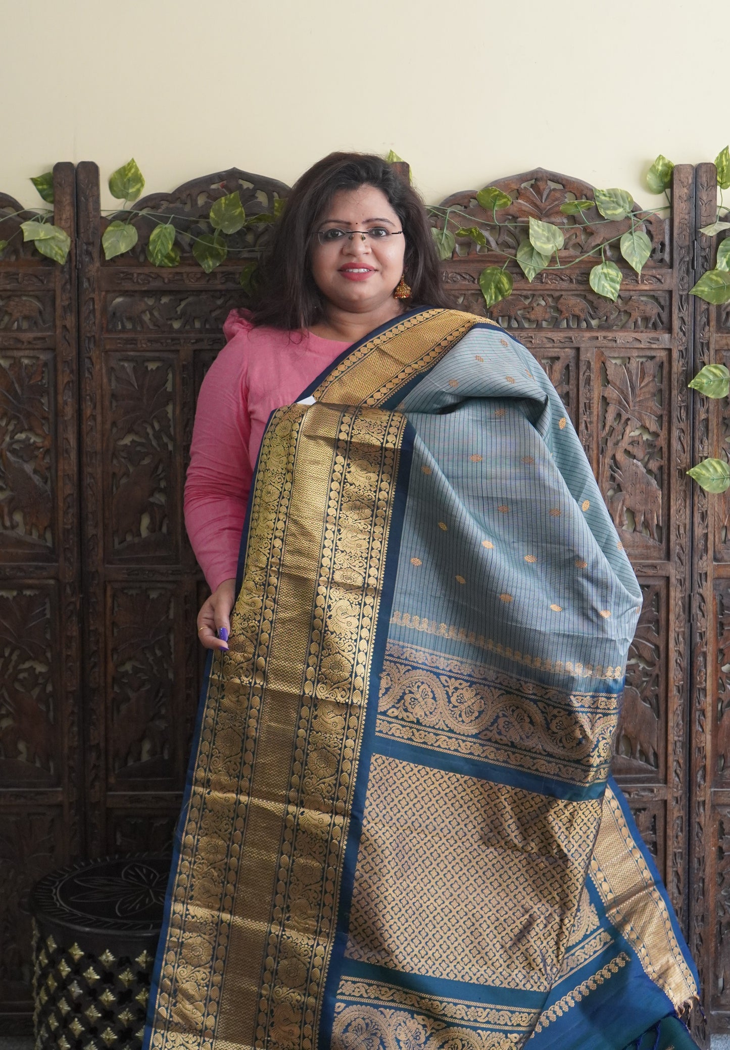 Gadwal Silk Saree Elephant Gray Colored Complemented With a Zari Border