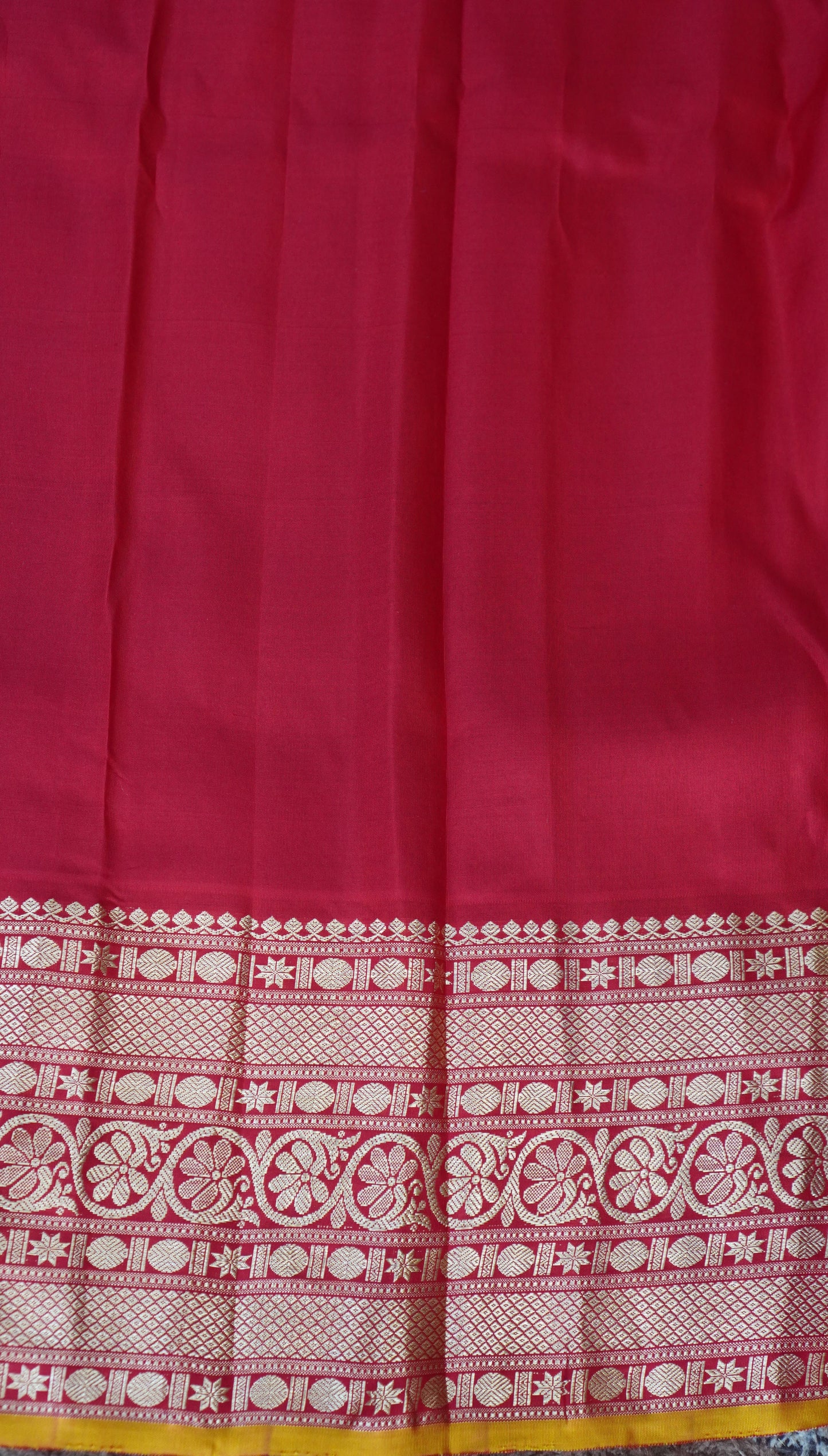 Gadwal Silk Saree Cream Colored Complemented With a Red Zari Border