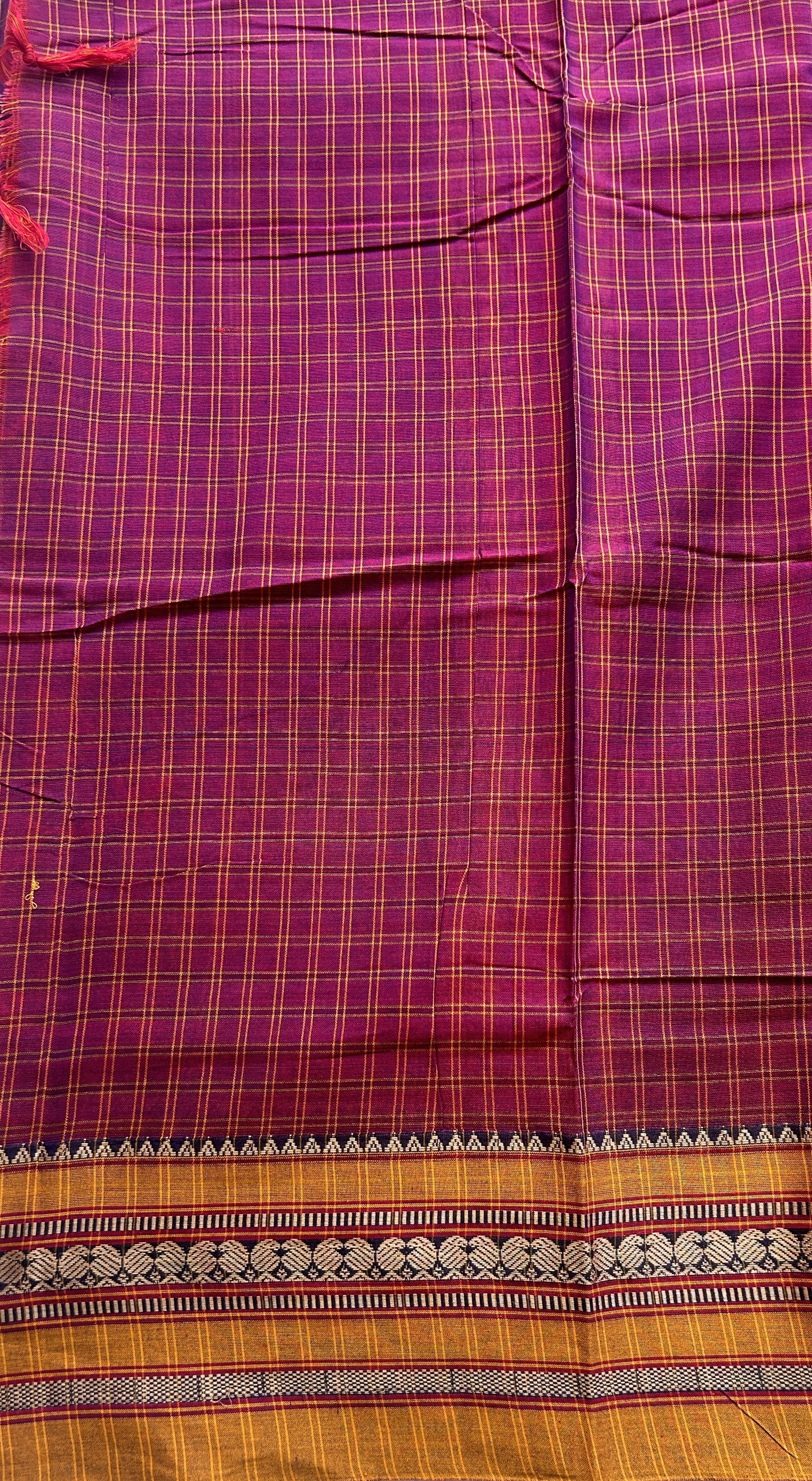 Narayanpet Cotton Checks Saree Magenta Pink Colored Complemented with a Thread Border.