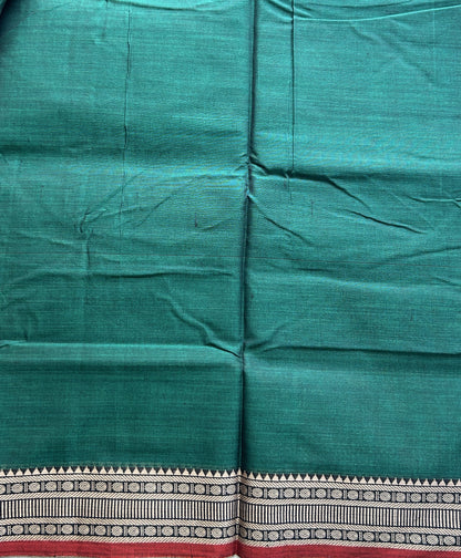 Narayanpet Cotton Saree Forest Green Colored Complemented with a Thread Border.