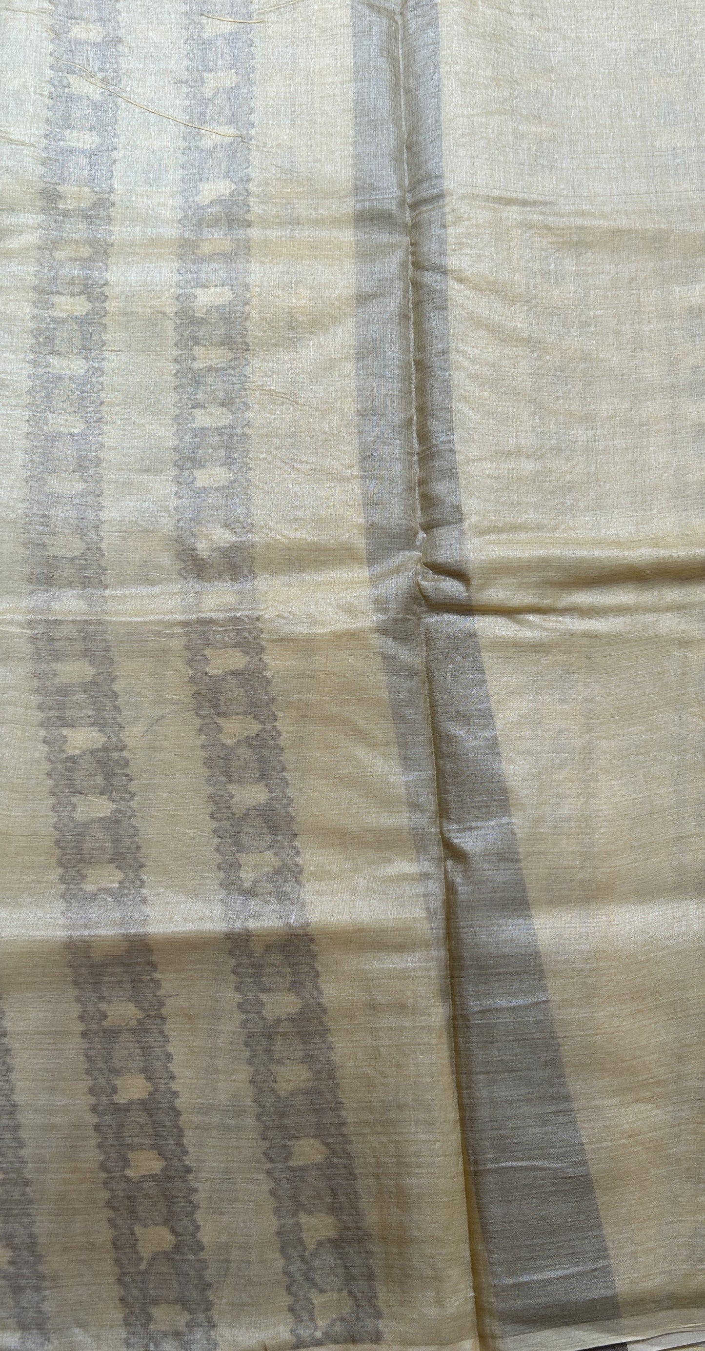 Pure Tussar Silk Saree Cream Colored Complemented with a Borderless. - Sampradaya Designer Studio