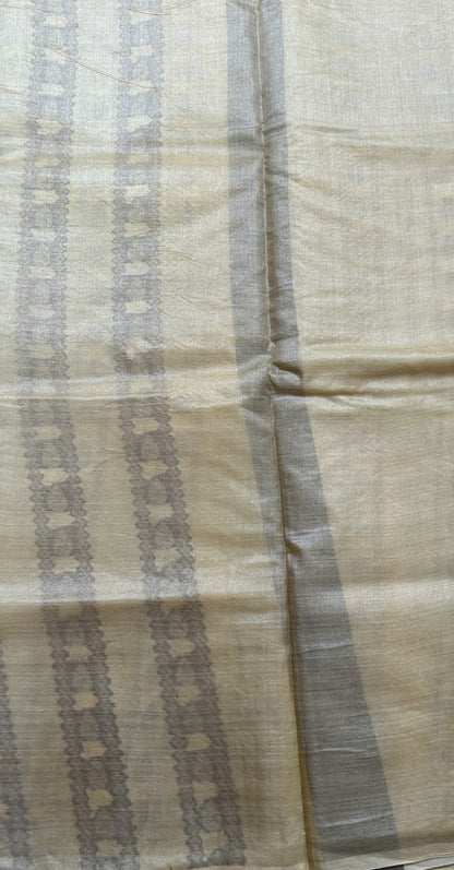 Pure Tussar Silk Saree Cream Colored Complemented with a Borderless. - Sampradaya Designer Studio