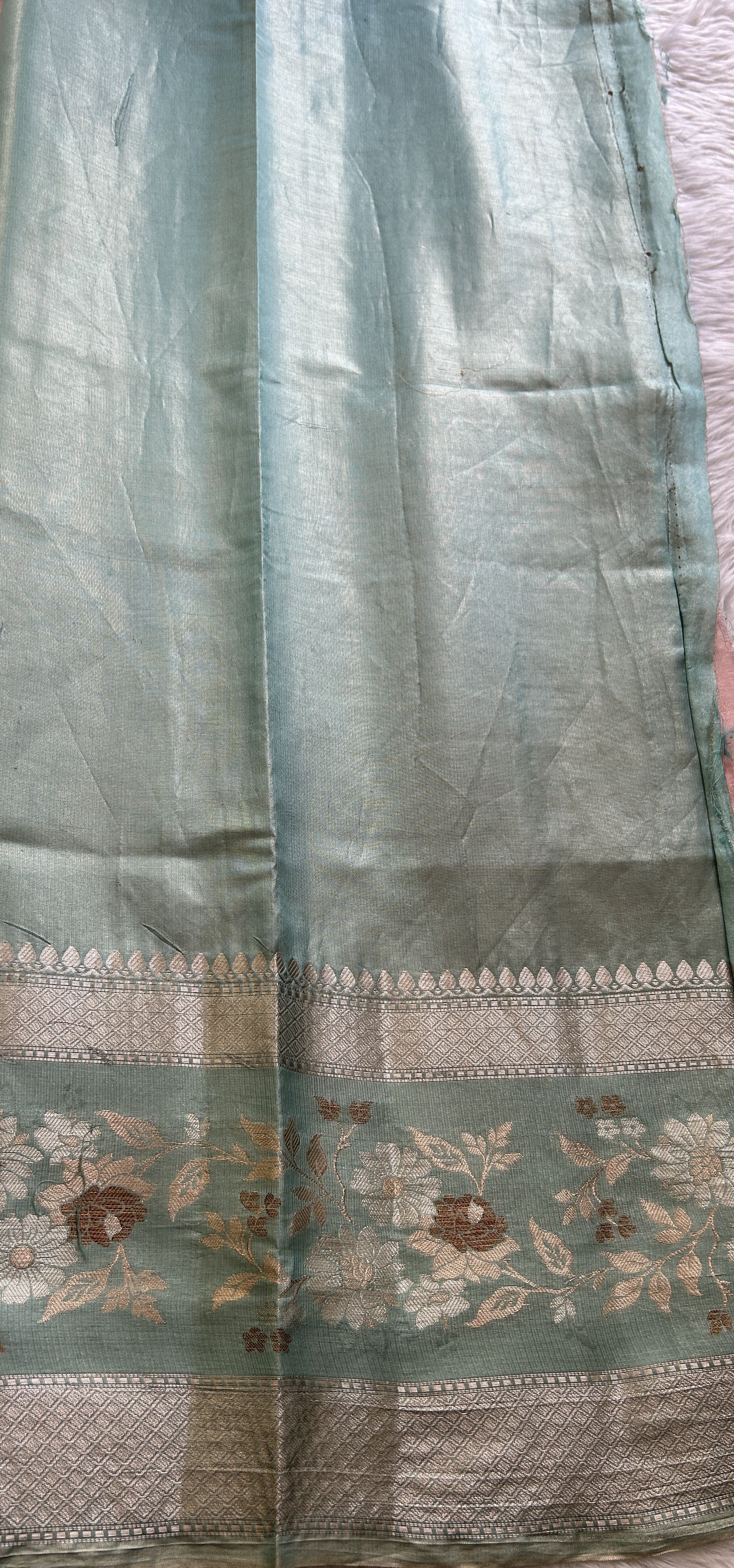 Banarasi Chiniya Silk Saree Pink Colored Complemented with a Zari Border. - Sampradaya Designer Studio