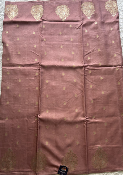 Mona Silk Saree Onion Pink Colored Complemented with a Mashrur Border.