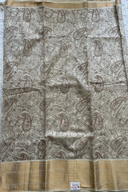 Mangalagiri Pen Kalamkari Saree Off White colored complemented with a Zari border - Sampradaya Designer Studio