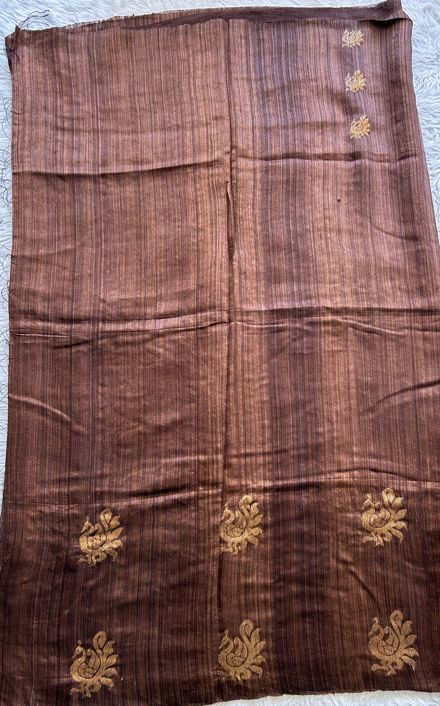 Pure Matka and Muslin Saree Brown Colored Complemented with a Borderless. - Sampradaya Designer Studio