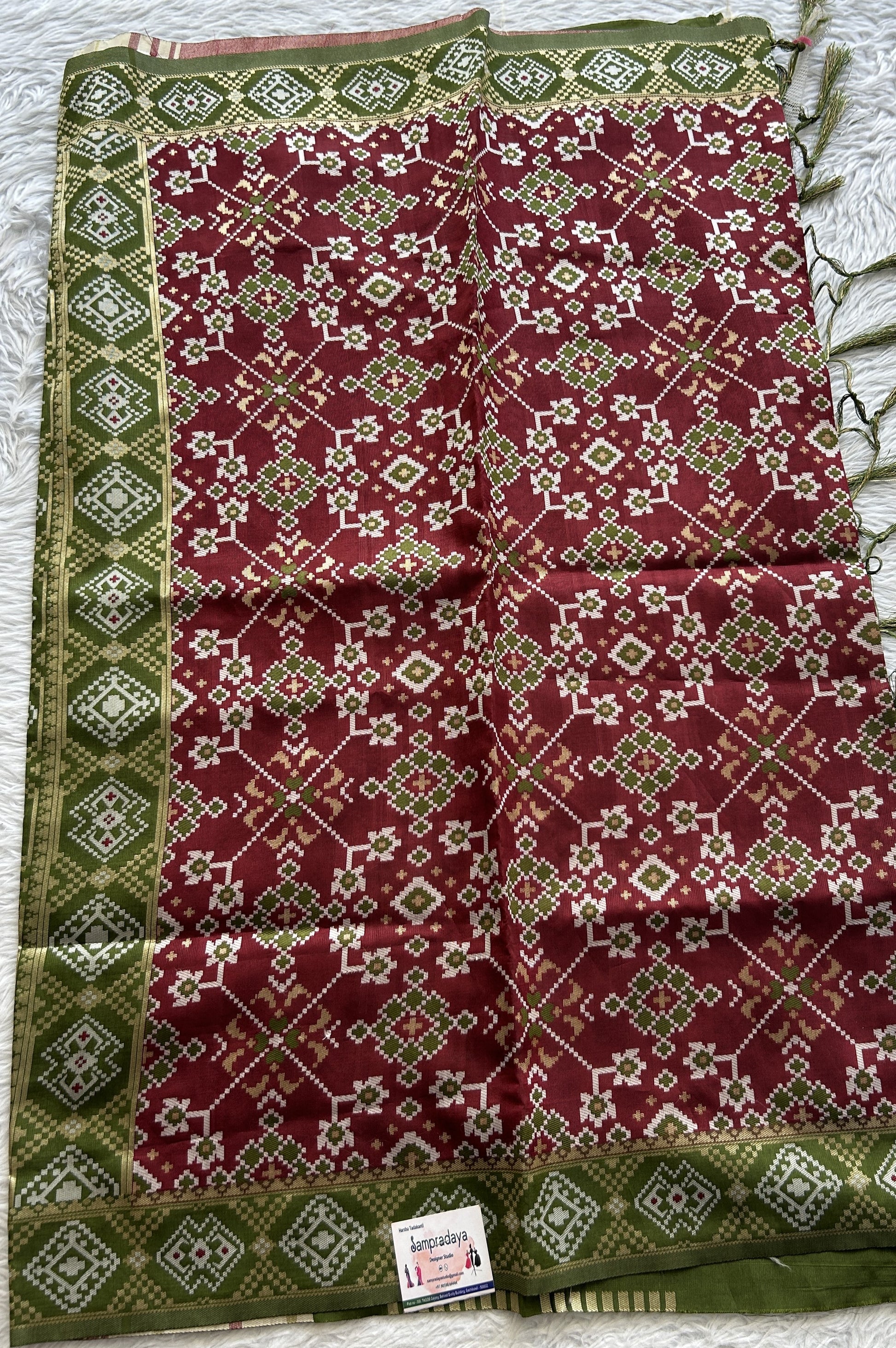 Pure Banarasi Maroon and Green Colored Dupatta With a Zari Border. - Sampradaya Designer Studio