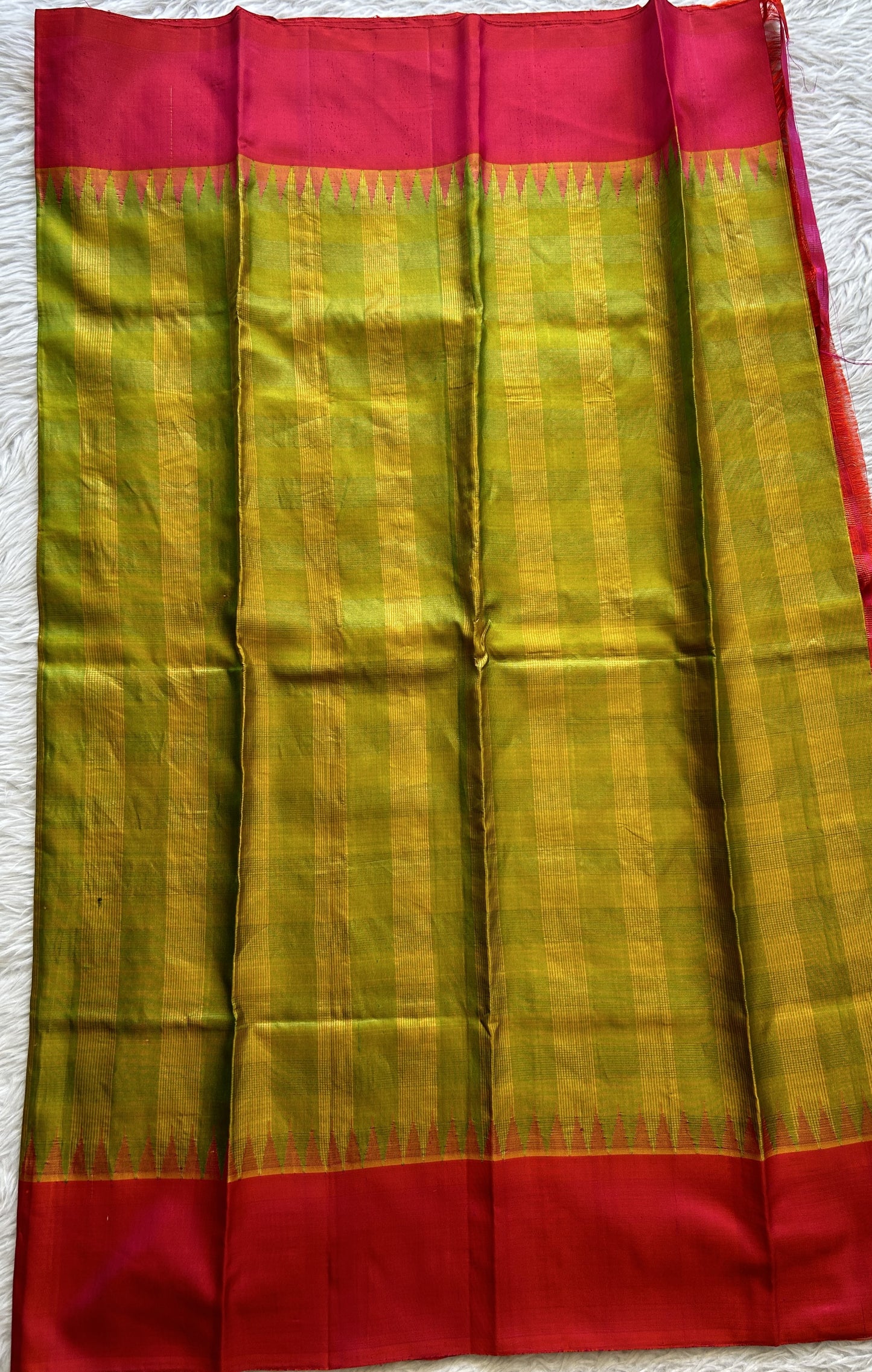 Gadwal Pattu Green Colored Dupatta With a Pink Color Zari Border. - Sampradaya Designer Studio